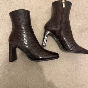Chic Croc-Embossed Heeled Boots in Dark Brown